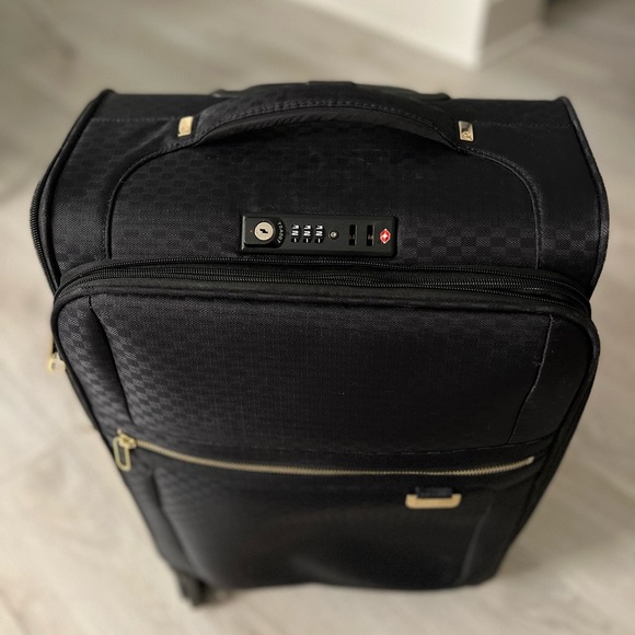 Black Samsonite feather light TSA lock with gold hardware small carry on luggage - Picture 6 of 10